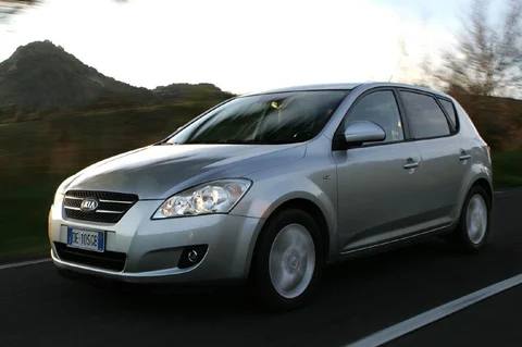 Kia Ceed 2.0 CRDi X-clusive 2007 view 8