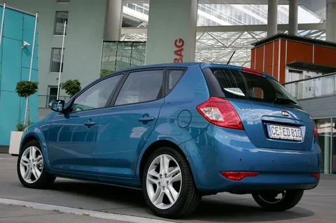 Kia Ceed 1.4 CVVT Se7en 2009 view 5
