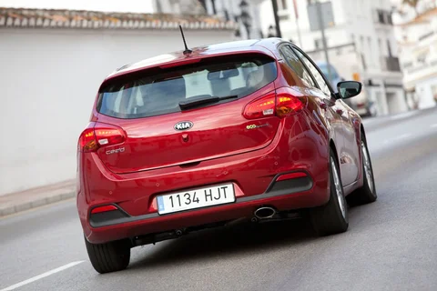 Kia Ceed 1.6 GDI 2012 view 3