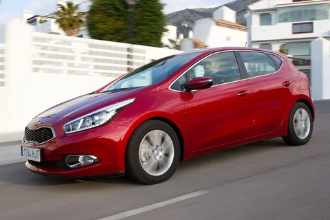 Kia Ceed 1.6 GDI 2012 view 4