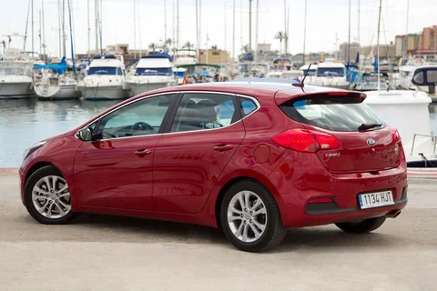 Kia Ceed 1.6 GDI 2012 view 5