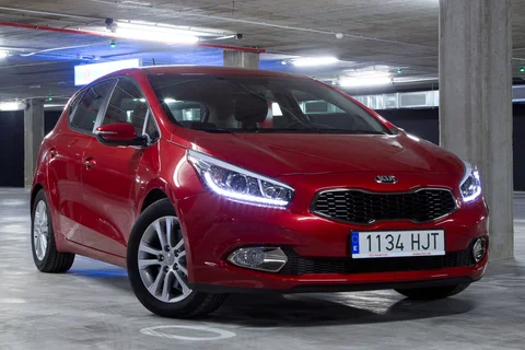 Kia Ceed 1.6 GDI 2012 view 7