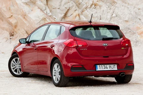 Kia Ceed 1.6 GDI 2012 view 8
