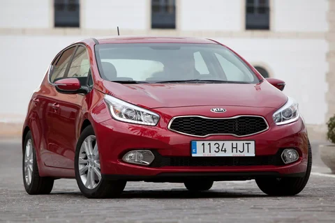 Kia Ceed 1.6 GDI 2012 view 9