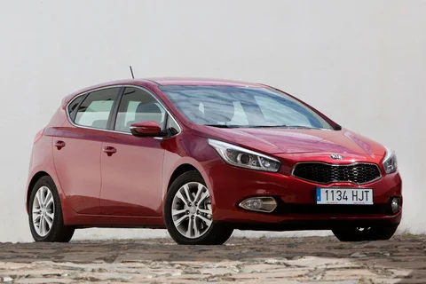 Kia Ceed 1.6 GDI 2012 view 11