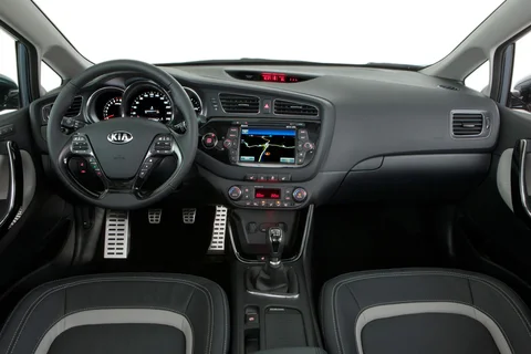 Kia Ceed SW 1.6 CRDi 2012 view 3