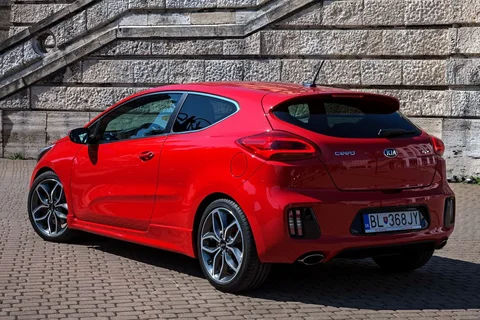 Kia Ceed Pro_Ceed 1.6 T-GDI GT 2015 view 3