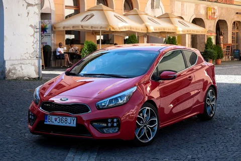 Kia Ceed Pro_Ceed 1.6 T-GDI GT 2015 view 4