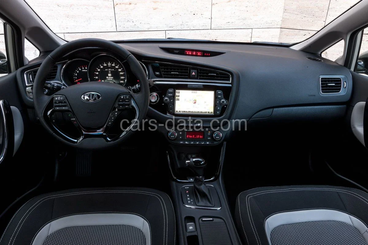 Kia Ceed SW 1.6 CRDi DynamicLine 2015 front view