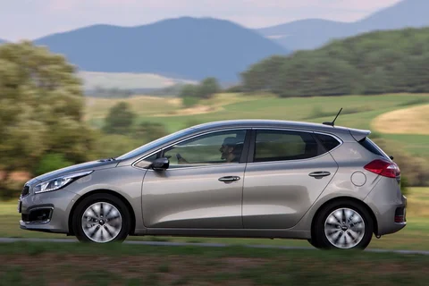 Kia Ceed 1.6 CRDi DynamicLine 2015 view 5