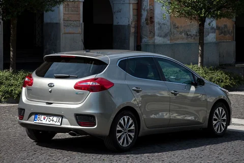 Kia Ceed 1.6 CRDi DynamicLine 2015 view 8