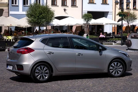 Kia Ceed 1.6 CRDi DynamicLine 2015 view 10