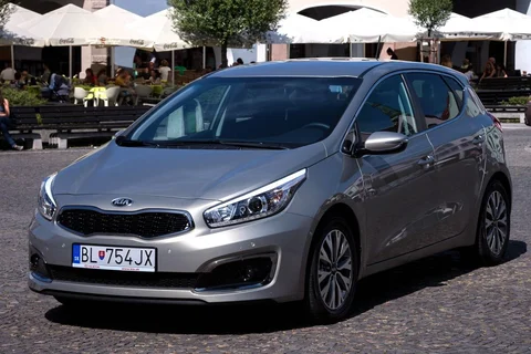 Kia Ceed 1.6 CRDi DynamicLine 2015 view 11