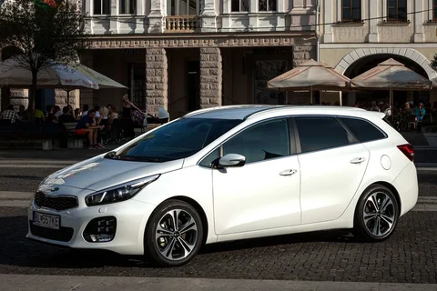 Kia Ceed SW 1.6 CRDi DynamicLine 2015 view 5