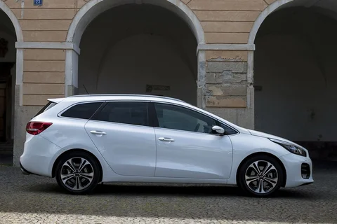 Kia Ceed SW 1.6 CRDi DynamicLine 2015 view 6
