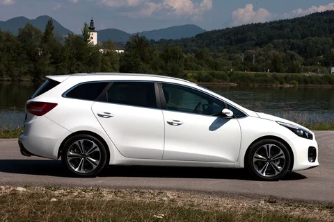 Kia Ceed SW 1.6 CRDi DynamicLine 2015 view 8