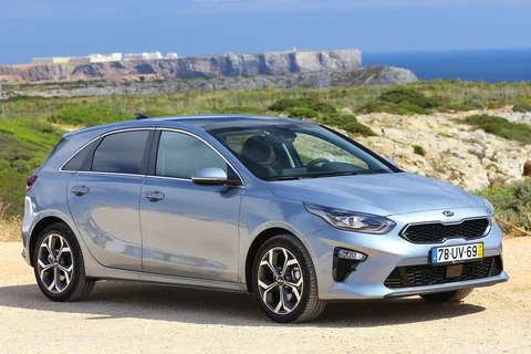Kia Ceed 1.6 CRDi DynamicLine 2018 view 2