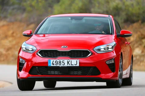 Kia Ceed 1.6 CRDi DynamicLine 2018 view 8