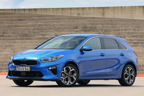 Kia Ceed 1.6 CRDi DynamicLine 2018 view 11