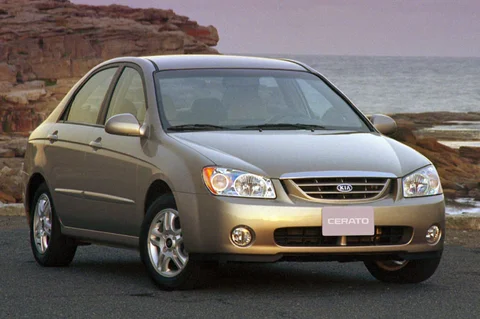 Kia Cerato 2.0 CRDi EX 2004 view 3