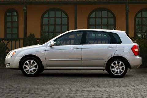 Kia Cerato 1.6 M-bition 2006 view 5