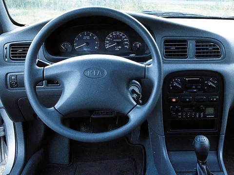 Kia Clarus 1.8 SLX 1996 view 2