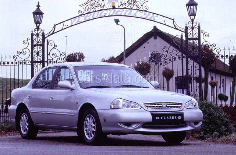 Kia Clarus 2.0 GLX 1999 front view