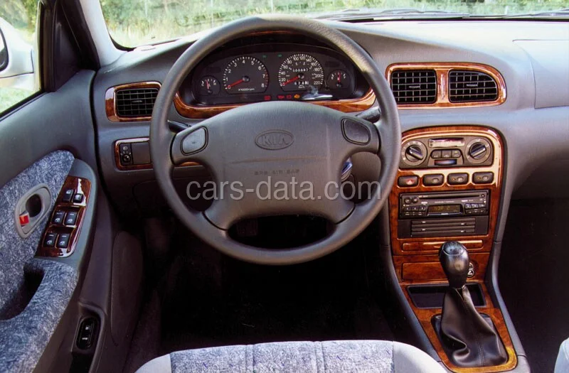 Kia Clarus Wagon 2.0 GLX 1999 front view