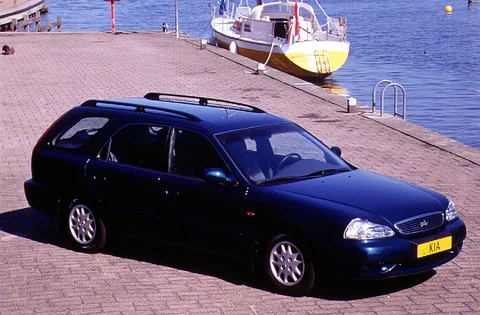 Kia Clarus Wagon 2.0 GLX 1999 view 4