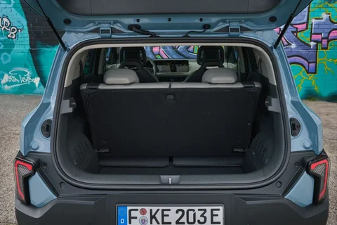 Kia EV2 61kWh Air 2026 view 4