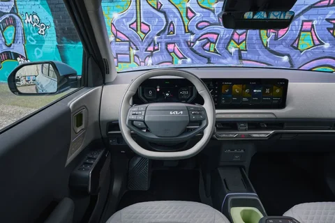 Kia EV2 61kWh Air 2026 view 8