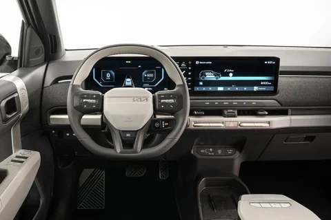 Kia EV3 81.4kWh Plus Advanced 2024 view 4