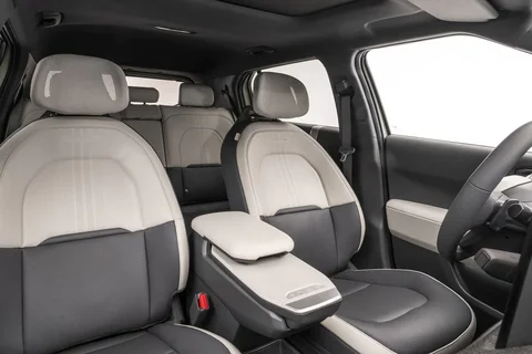Kia EV3 81.4kWh Plus Advanced 2024 view 5