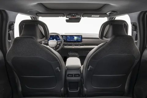 Kia EV3 81.4kWh Plus Advanced 2024 view 6