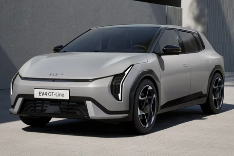 Kia EV4 81.4kWh Plus 2025 view 1