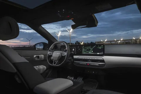 Kia EV4 Fastback 81.4kWh Plus 2025 view 10