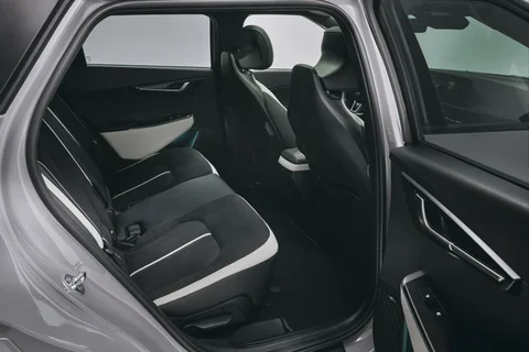 Kia EV6 84kWh Plus Advanced 2024 view 8