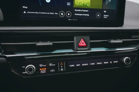 Kia EV6 84kWh Plus Advanced 2024 view 11