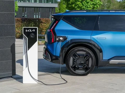 Kia EV9 99.8kWh RWD Plus 2023 view 5