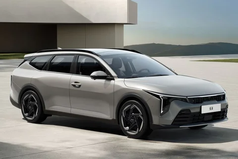 Kia K4 Sportswagon 1.0 T-GDi MHEV GT-PlusLine 2026 view 3