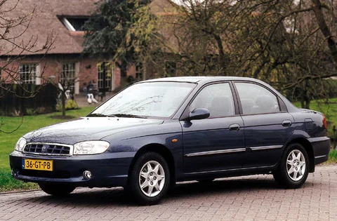 Kia Mentor 2001 front view