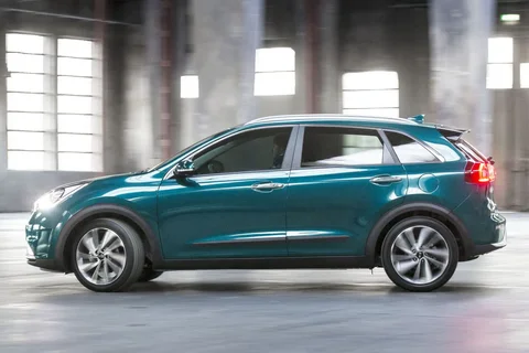 Kia Niro 1.6 GDi PHEV DynamicPlusLine 2018 view 2