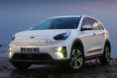 Kia Niro e-Niro 64kWh DynamicPlusLine 2021 view 4