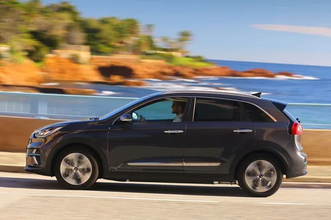 Kia Niro e-Niro 64kWh DynamicPlusLine 2021 view 6