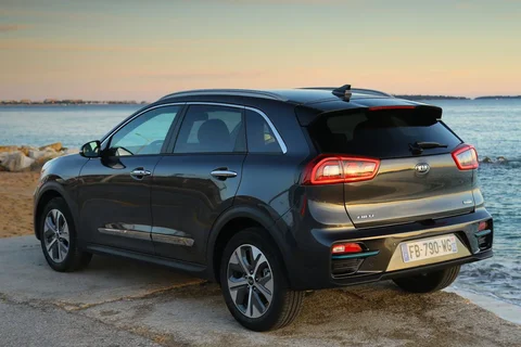 Kia Niro e-Niro 64kWh DynamicPlusLine 2021 view 9