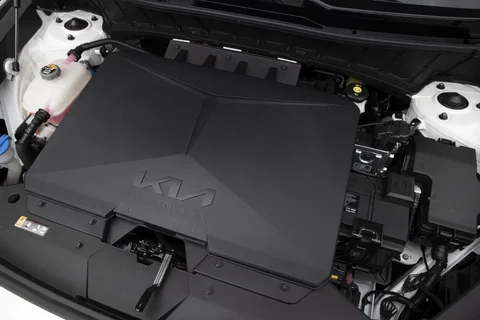 Kia Niro EV 64.8kWh Plus 2024 view 9