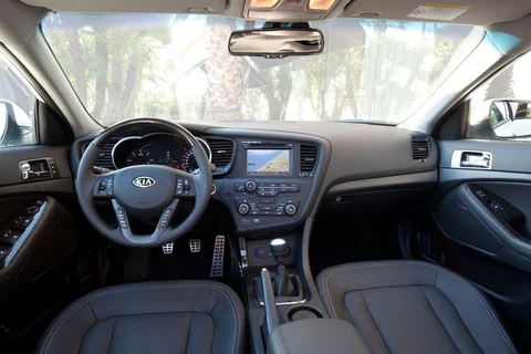 Kia Optima 1.7 CRDi Super Pack 2012 view 3