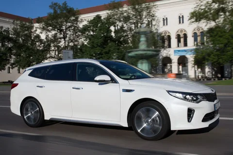 Kia Optima SW 1.7 CRDi DynamicLine 2016 view 5