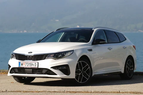 Kia Optima SW 2.0 GDi PHEV DynamicPlusLine 2019 view 12