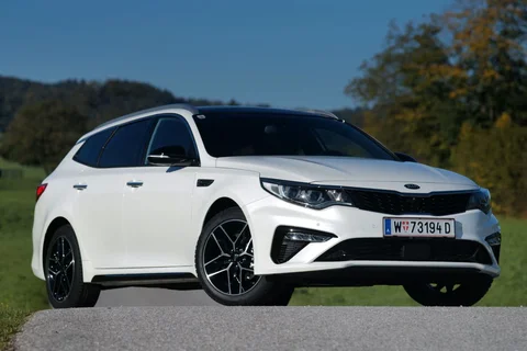 Kia Optima SW 2.0 GDi PHEV DynamicPlusLine 2019 view 2